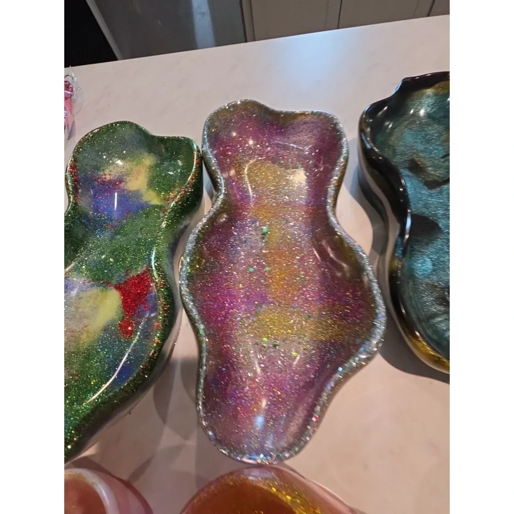 Handmade Resin Long Wavy‎ Edge Bowl. Price Is For One Bowl